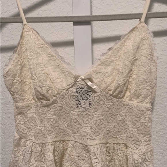 New with Tags Y2K Style Windsor Cream Lace Tank Top - Picture 2 of 8